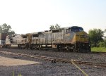 CSX 9006 leading I162